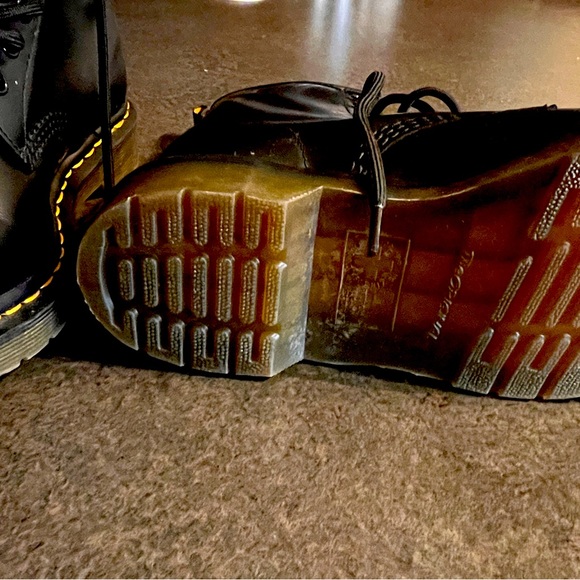 BLACK 1460W DR. MARTENS - SZ US 8 - WOMEN. WORN 1x! - Picture 3 of 3